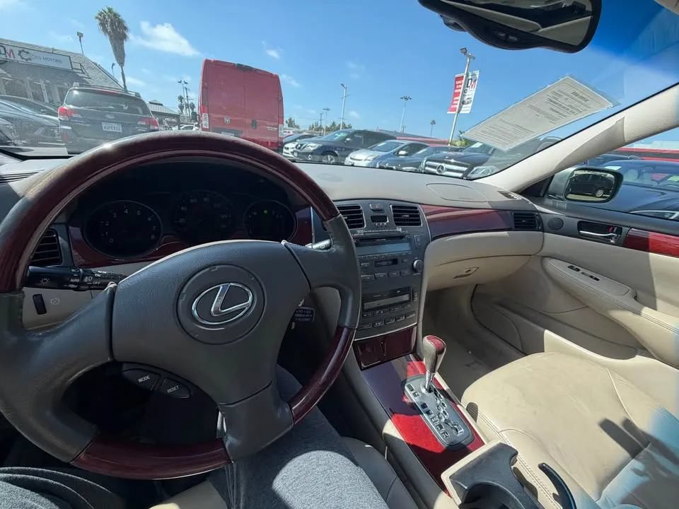 Used 2002 Lexus ES 330 w/ Premium Pkg FWD image 6