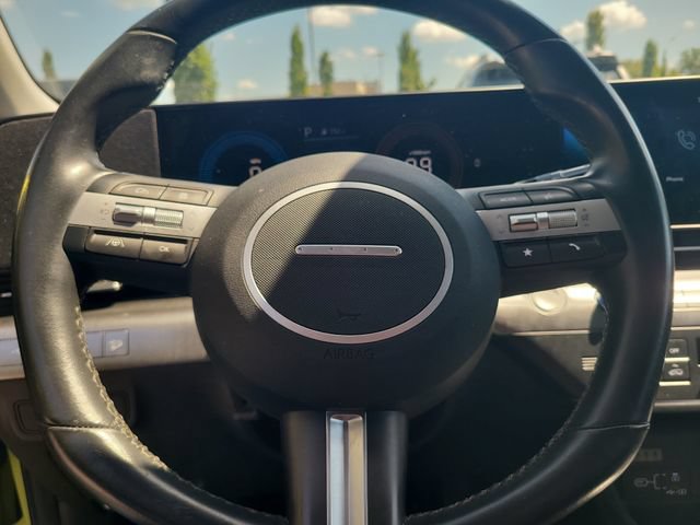 Used 2025 Hyundai Kona SEL FWD image 11
