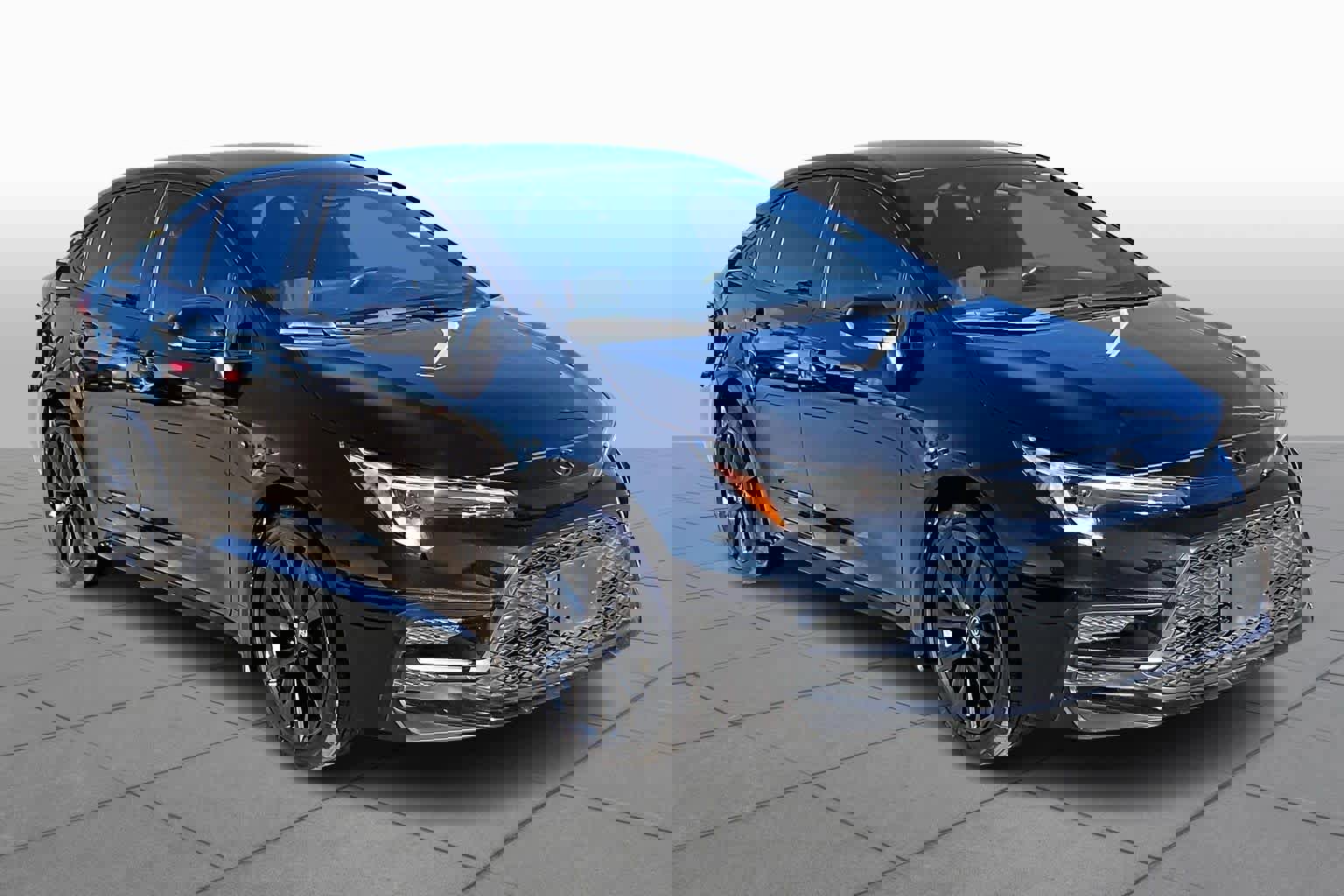 Used 2024 Toyota Corolla SE image 2