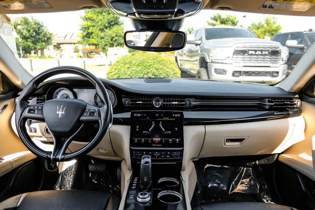 Used 2022 Maserati Quattroporte Modena RWD image 11