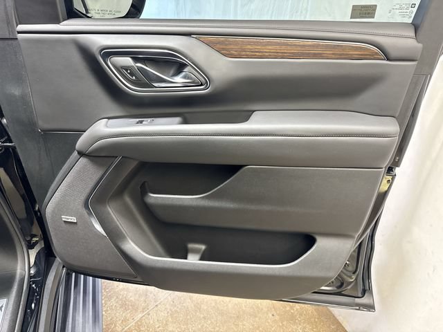 Certified 2024 Chevrolet Tahoe High Country AWD/4WD image 32