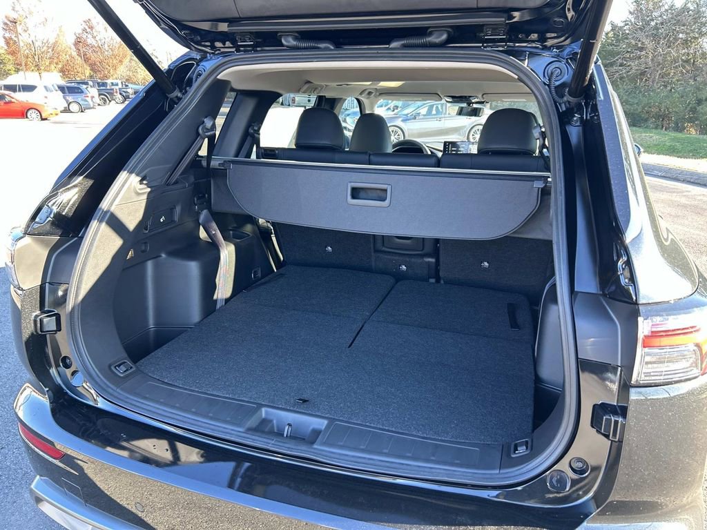 Used 2025 Mitsubishi Outlander SEL image 11