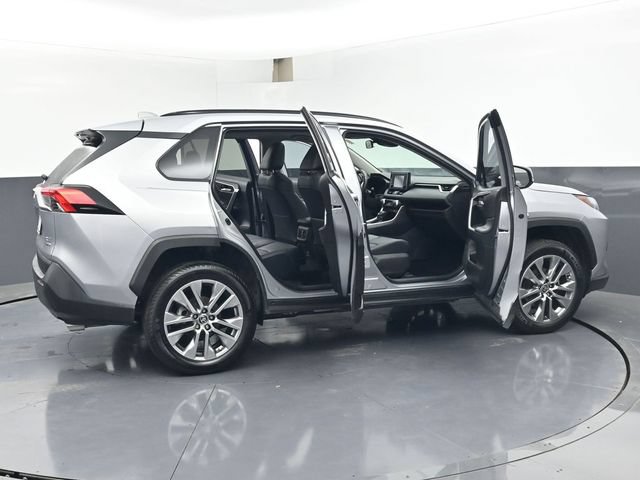 Used 2022 Toyota RAV4 XLE Premium AWD/4WD image 47