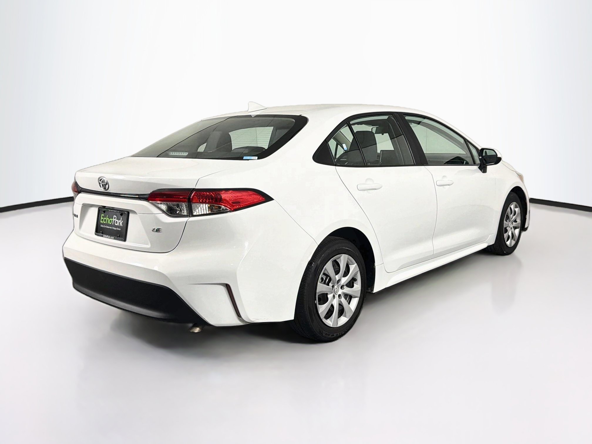 Used 2025 Toyota Corolla LE FWD image 9