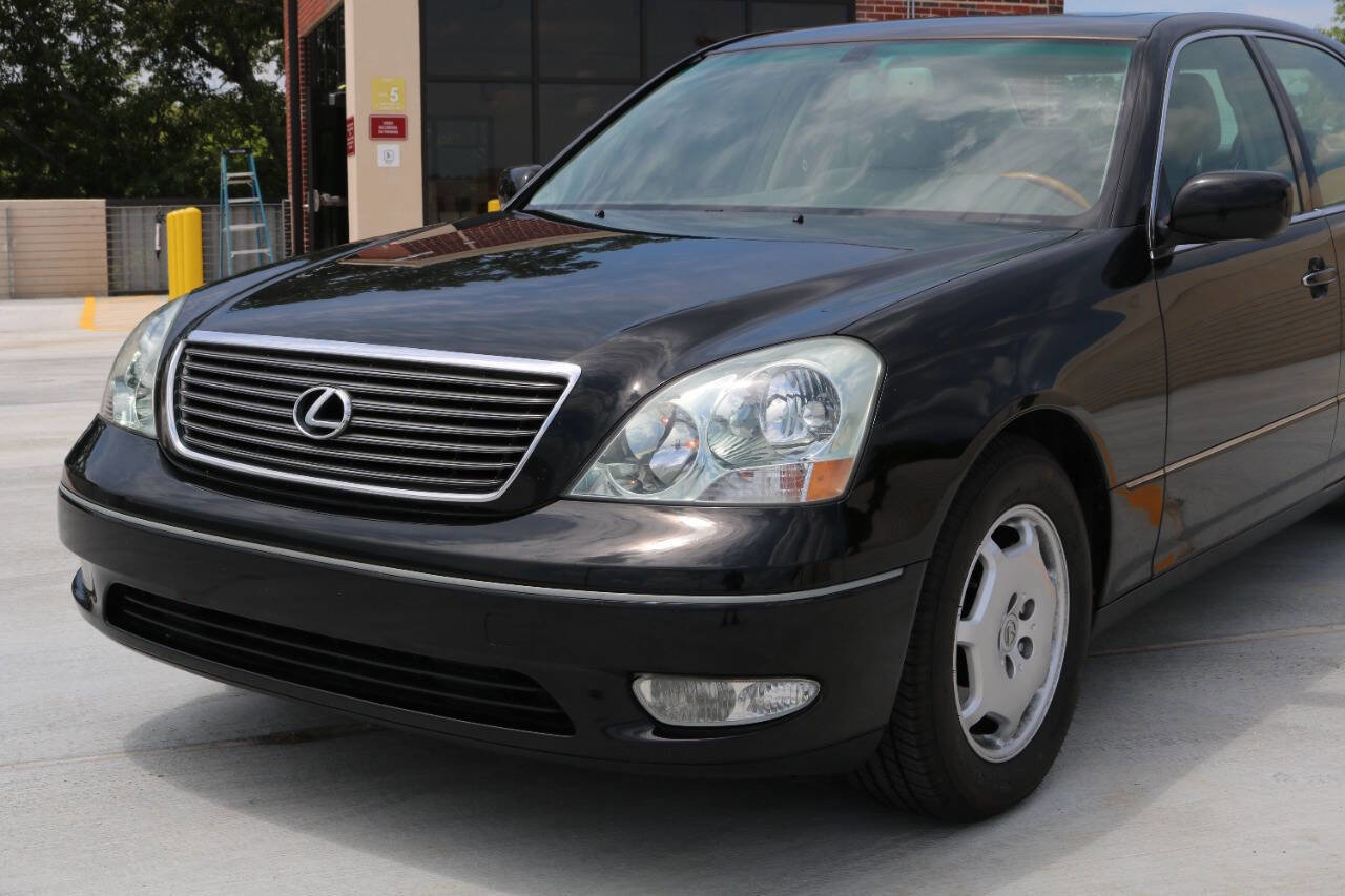 Used 2002 Lexus LS 430 RWD image 10