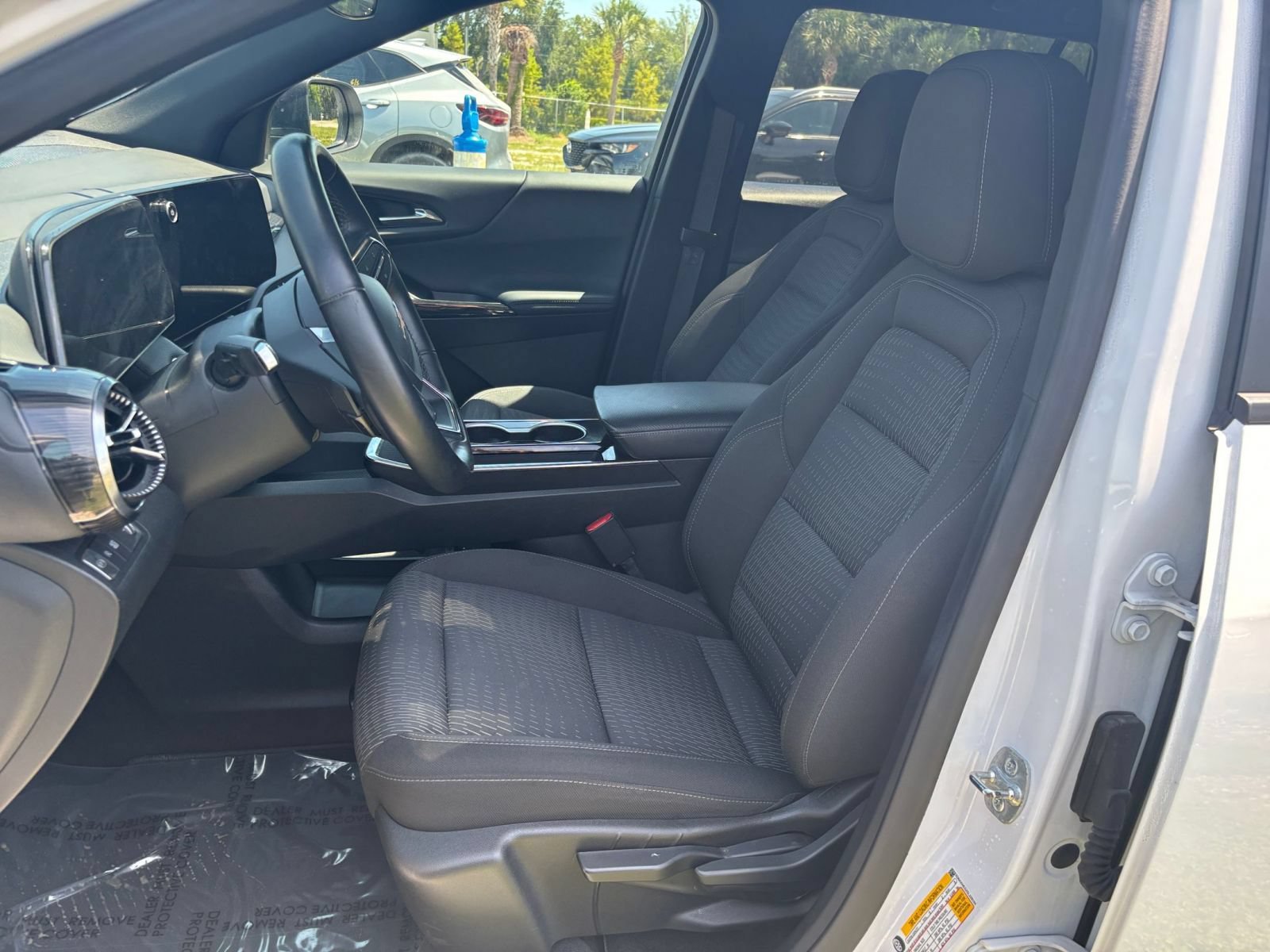 Used 2025 Chevrolet Equinox LT FWD image 38