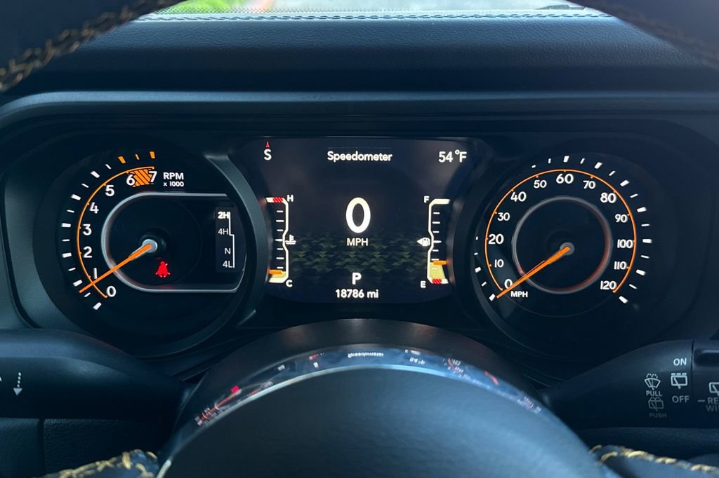 Used 2024 Jeep Wrangler Sahara image 29