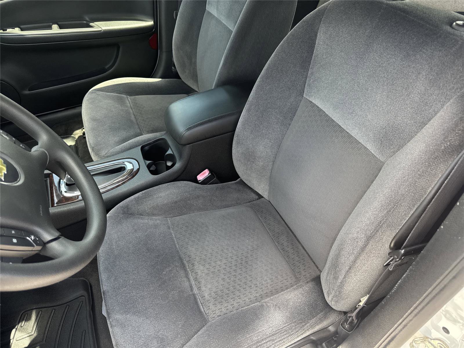 Used 2015 Chevrolet Impala LT w/ LT Sunroof Package FWD image 11