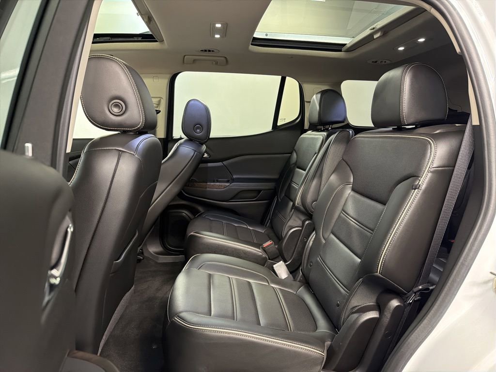 Used 2021 GMC Acadia Denali w/ Denali Ultimate Package AWD/4WD image 38
