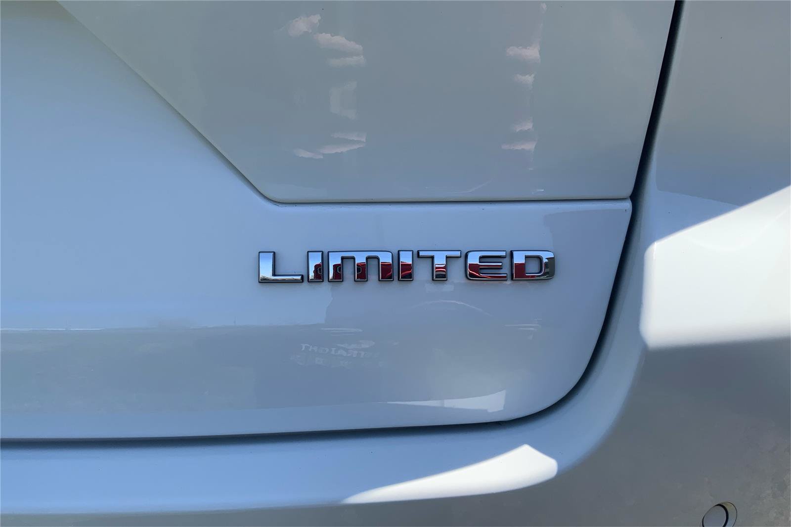 Used 2023 Jeep Grand Cherokee Limited AWD/4WD image 24