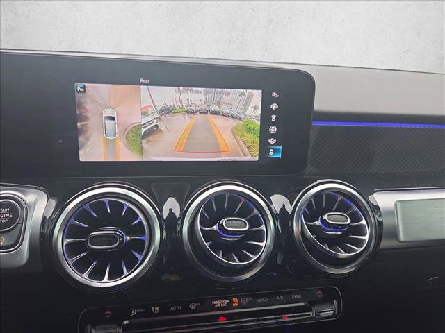 Used 2022 Mercedes-Benz GLB 250 image 12