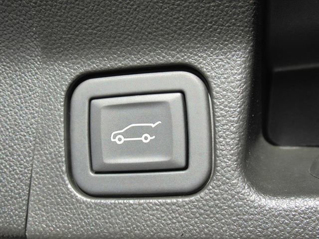 Used 2023 GMC Acadia SLT w/ Elevation Edition image 37