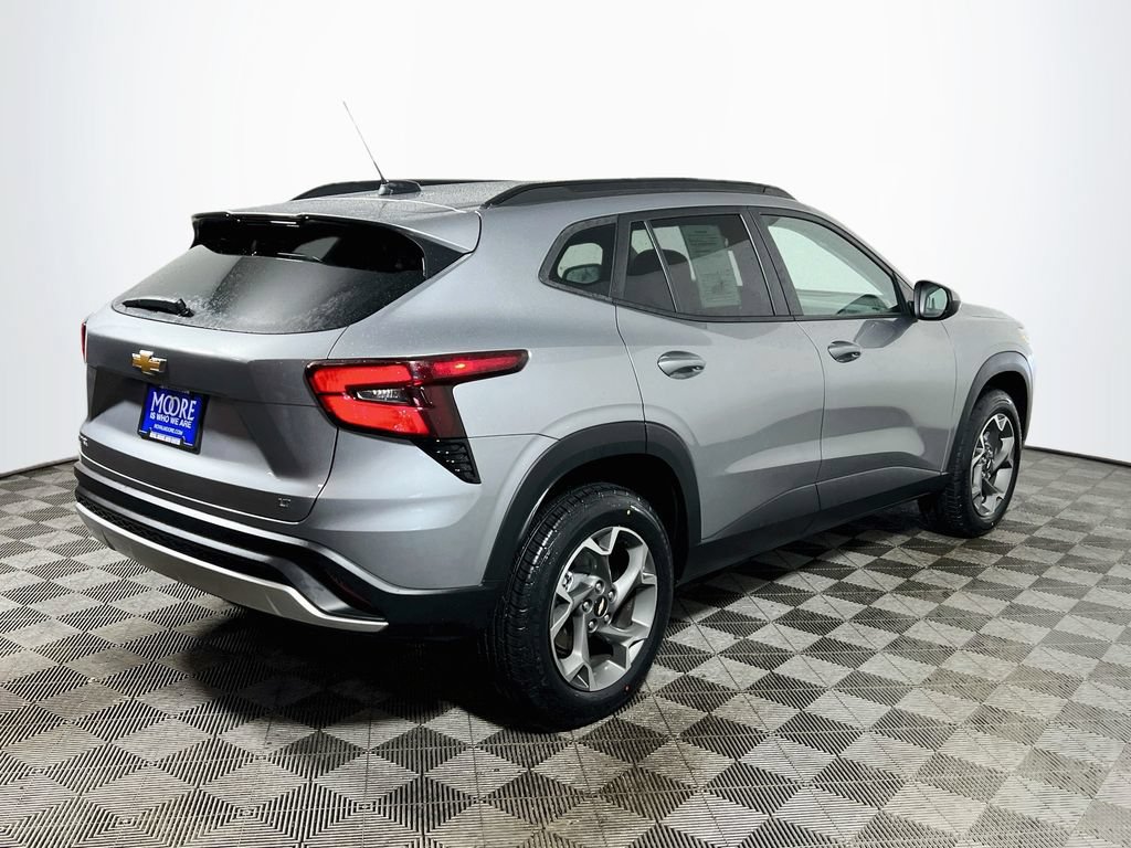 Used 2024 Chevrolet Trax LT FWD image 7