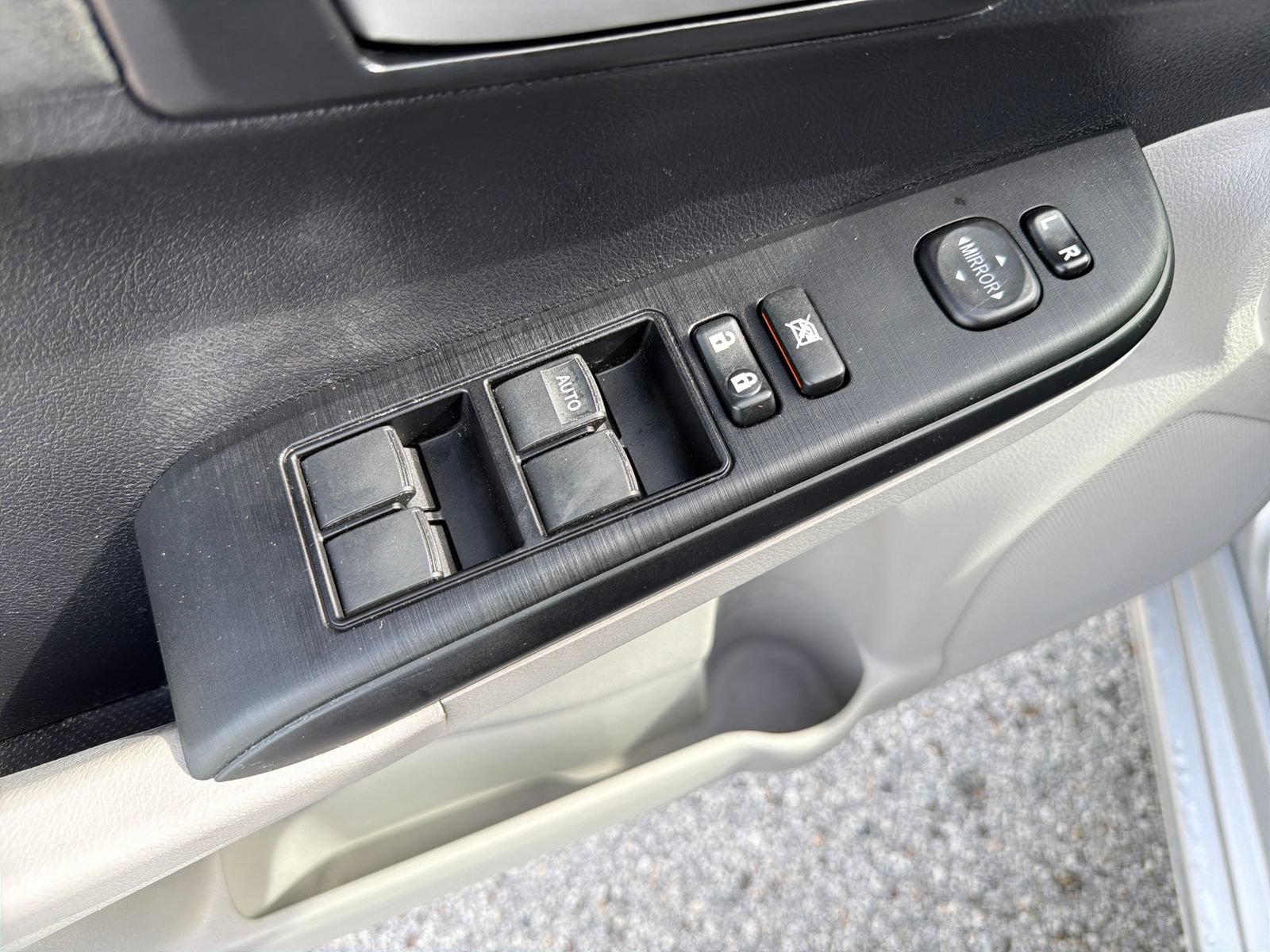 Used 2014 Toyota Camry LE FWD image 25