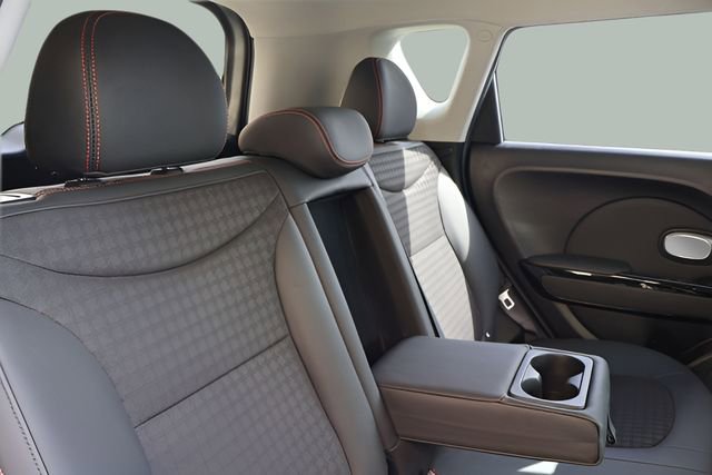 Used 2018 Kia Soul ! FWD image 15