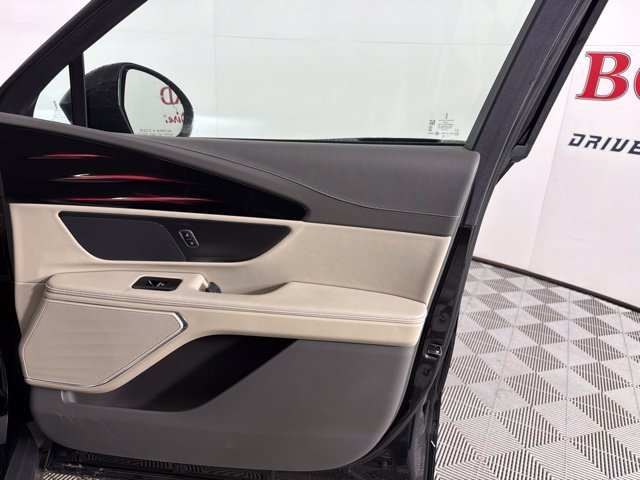 Certified 2025 Lincoln Nautilus Premier AWD/4WD image 34