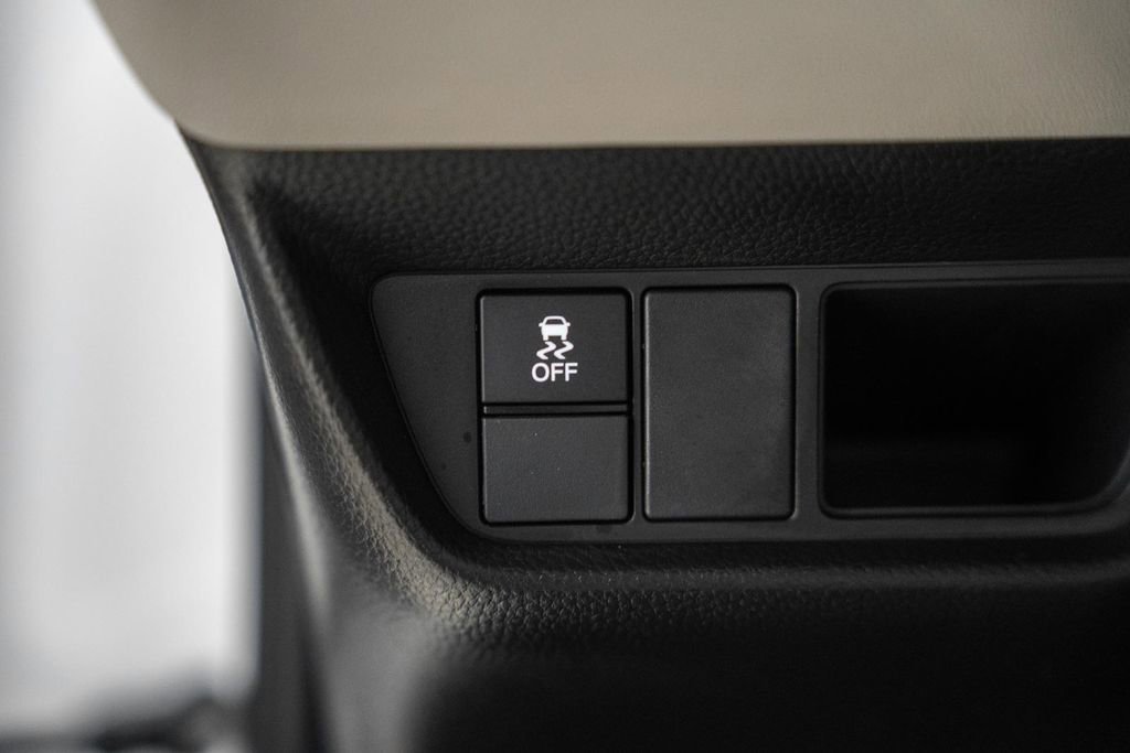 Used 2025 Honda HR-V LX image 35