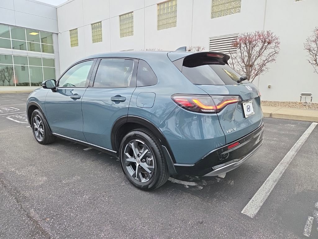 Used 2025 Honda HR-V EX-L image 6