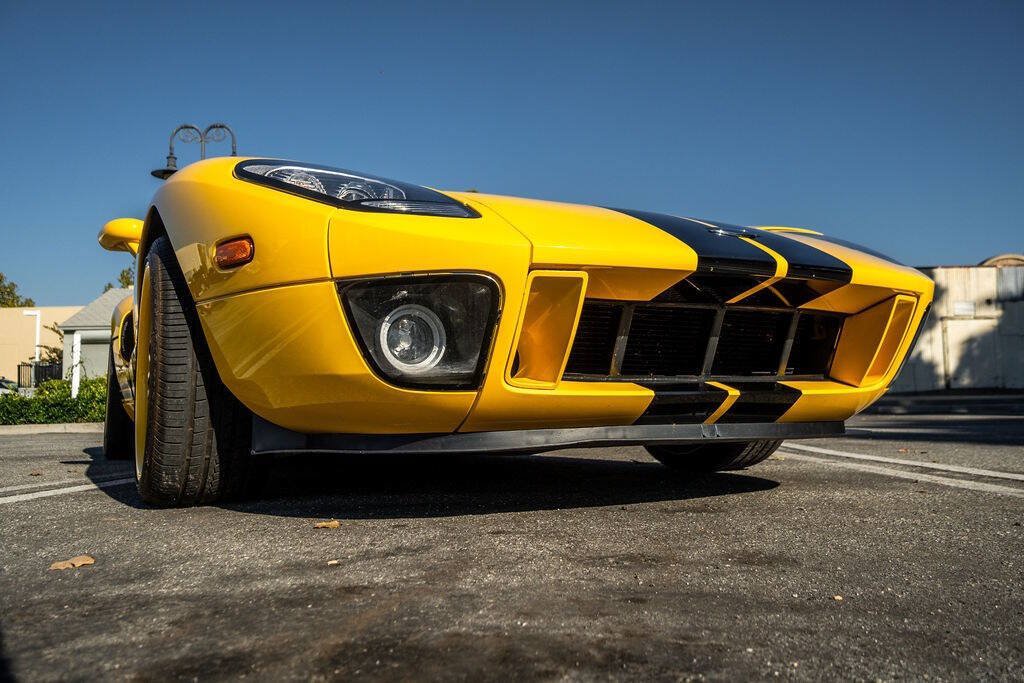 Used 2006 Ford GT RWD image 20