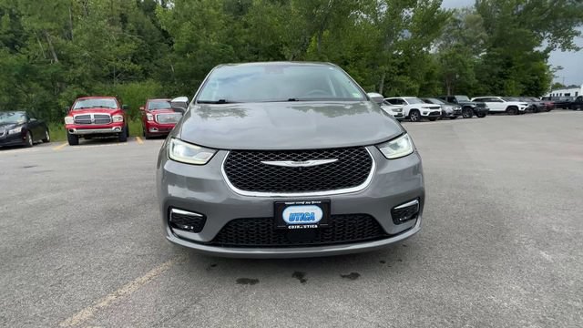 Used 2022 Chrysler Pacifica Limited FWD image 3