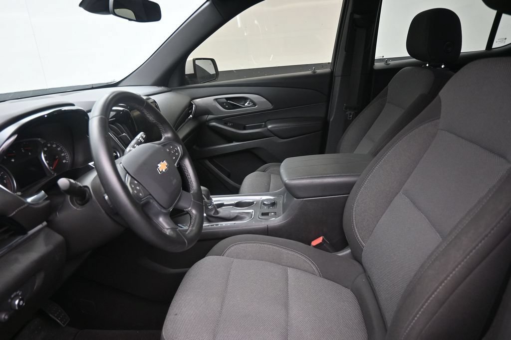 Used 2023 Chevrolet Traverse LT FWD image 12