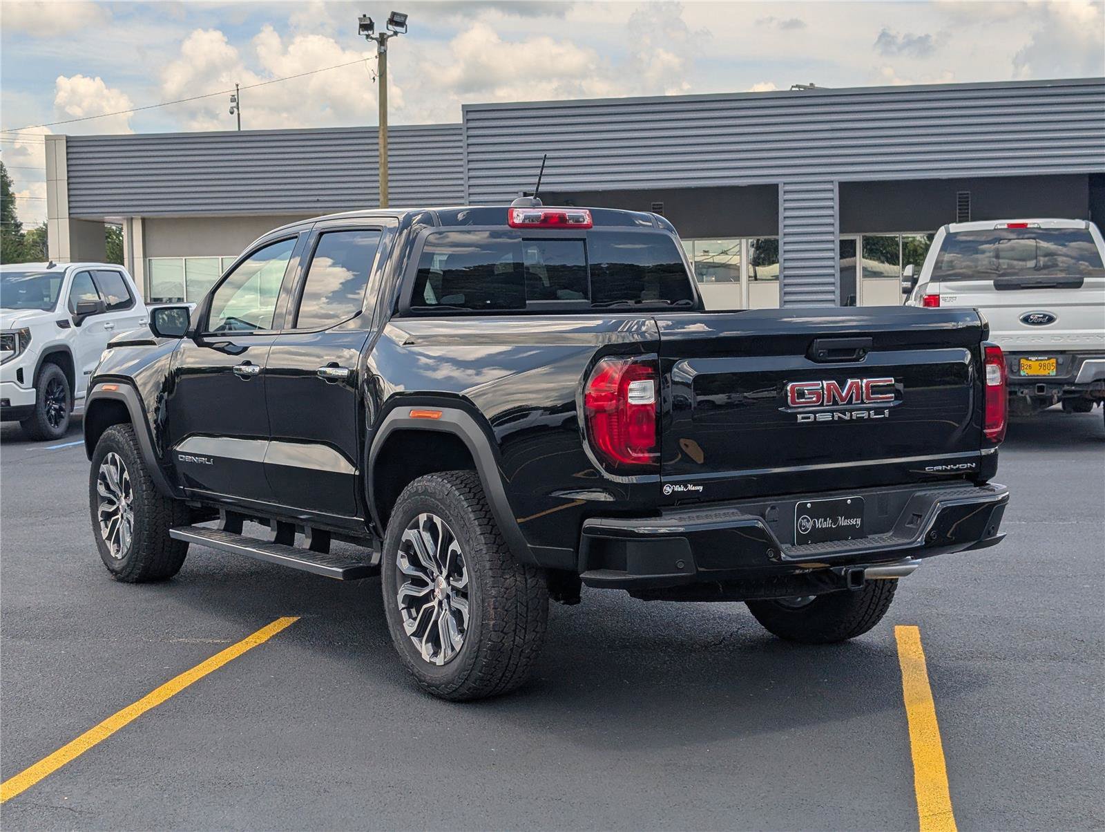 New 2026 GMC Canyon Denali AWD/4WD image 3