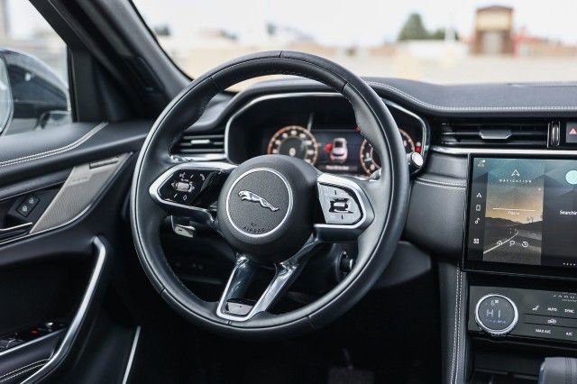 Used 2024 Jaguar F-PACE R-Dynamic S image 16