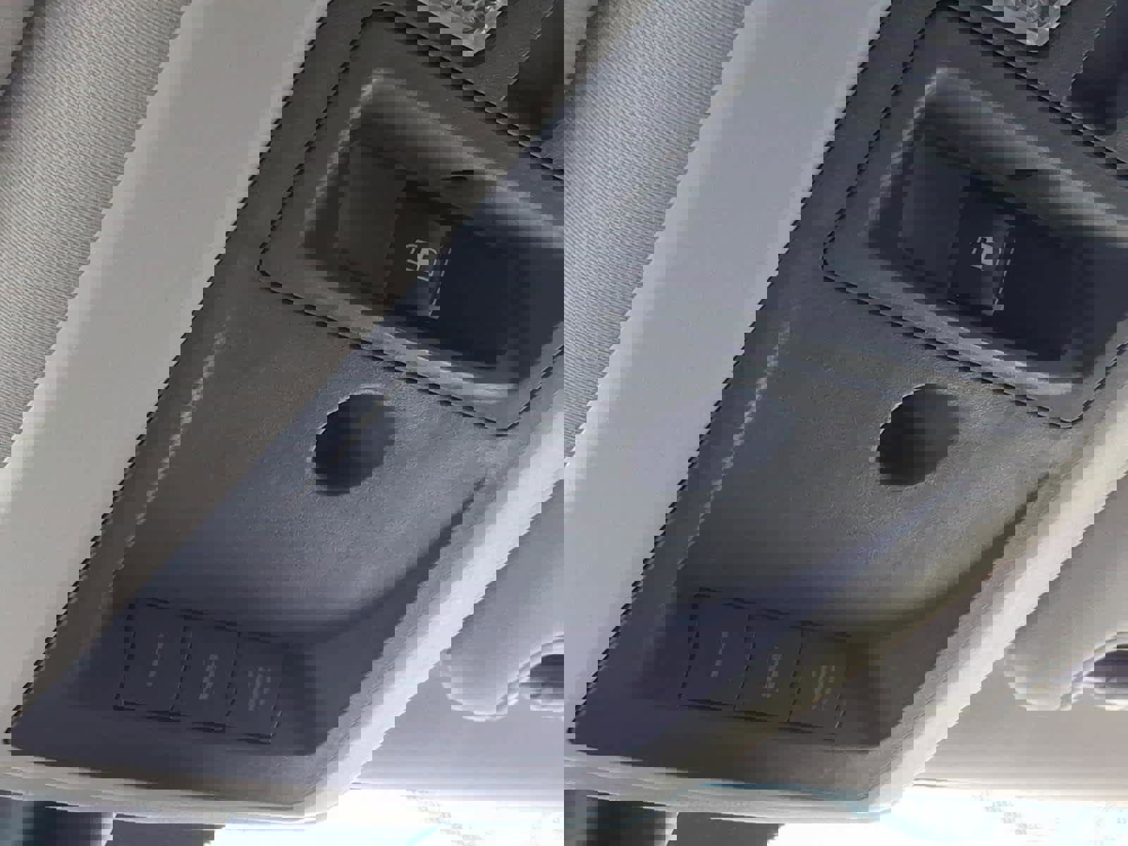 Used 2016 RAM 2500 Laramie w/ Protection Group image 30