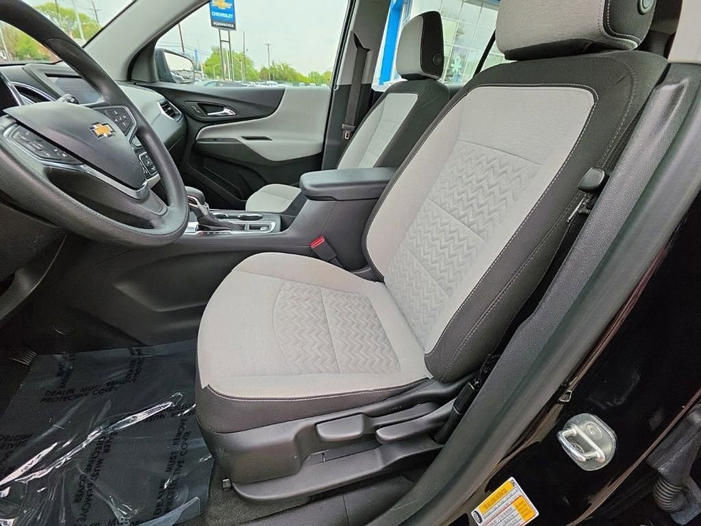 Used 2023 Chevrolet Equinox LS FWD image 22