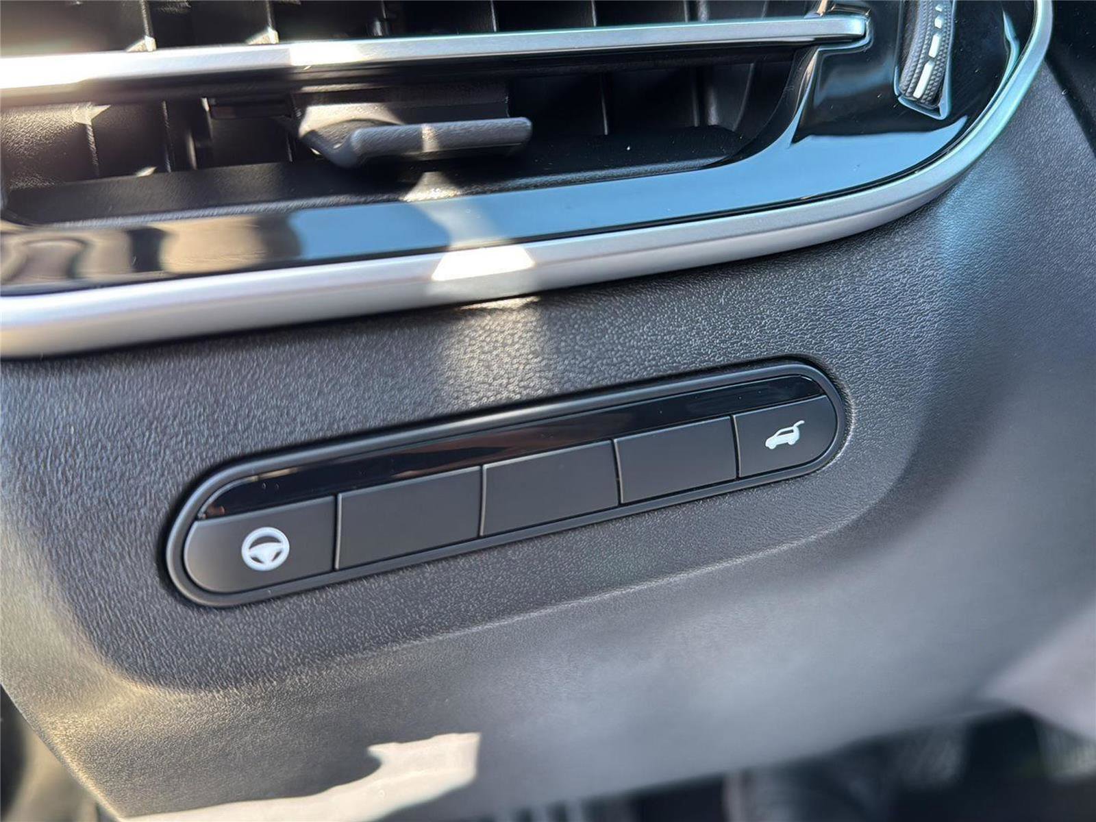 Used 2023 INFINITI QX60 Luxe image 17