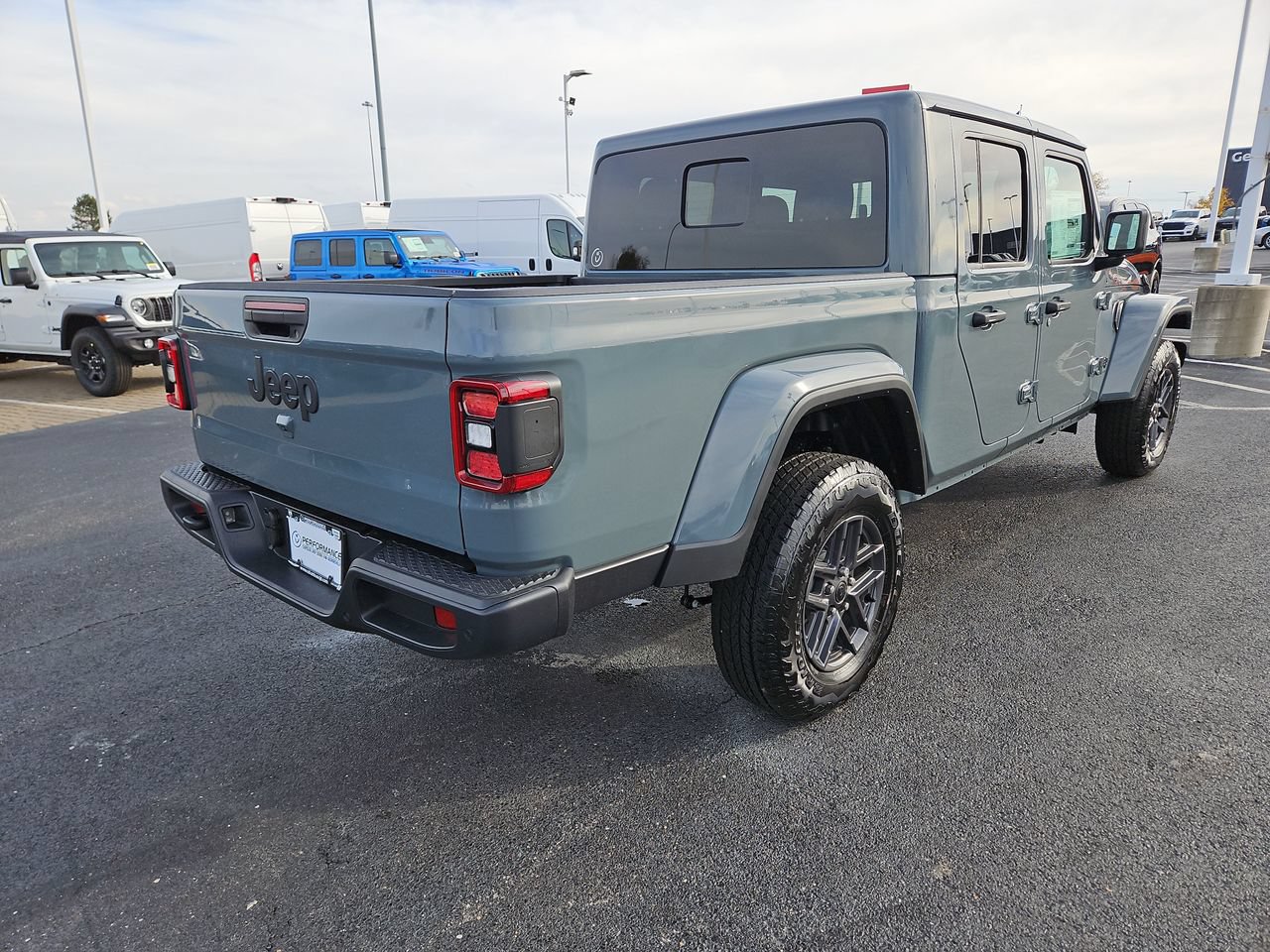 New 2026 Jeep Gladiator Sport AWD/4WD image 7