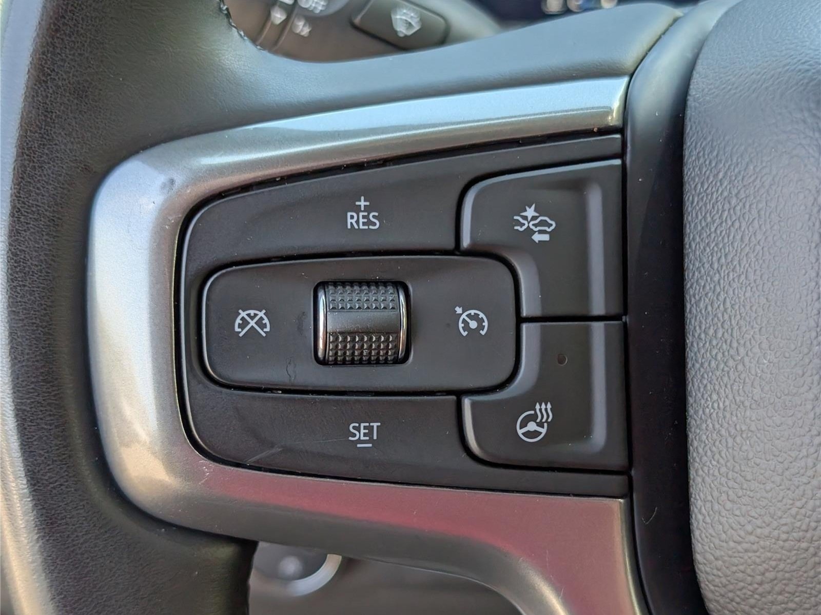 Used 2025 Chevrolet Silverado 1500 LT AWD/4WD image 22