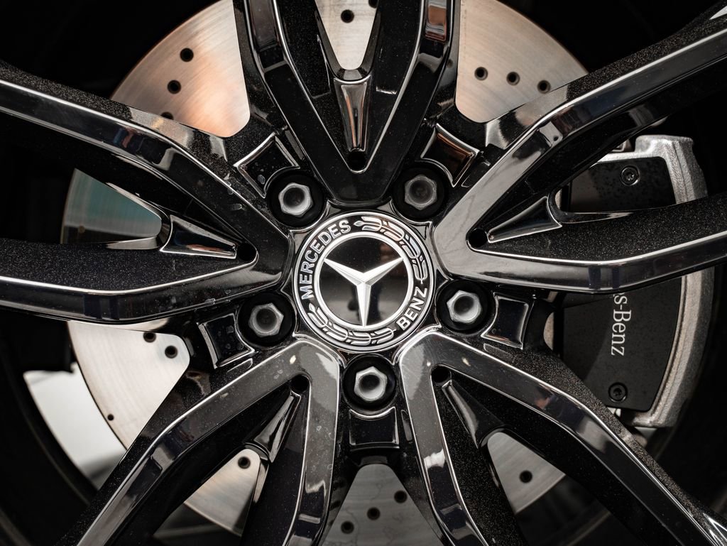 Used 2025 Mercedes-Benz GLS 450 4MATIC image 8