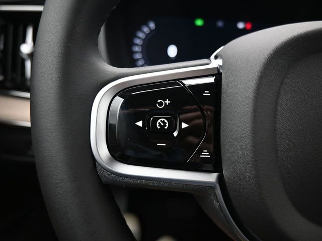 New 2026 Volvo XC90 B6 Core w/ Protection Package Premier image 25