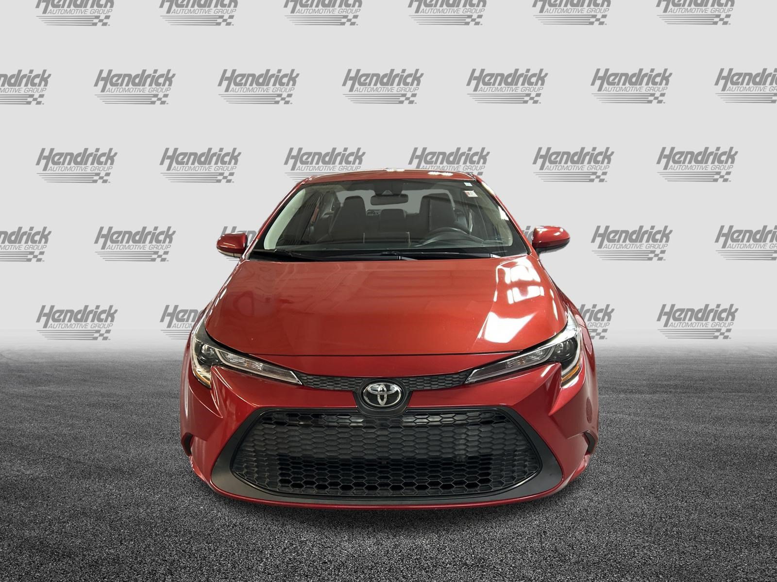 Used 2020 Toyota Corolla LE FWD image 3