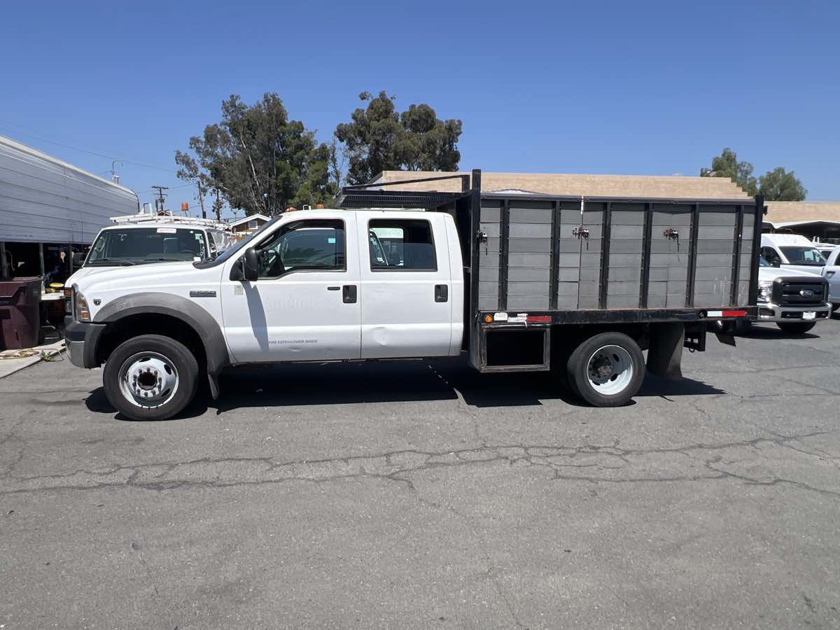 Used 2005 Ford F550 2WD Crew Cab Super Duty image 2