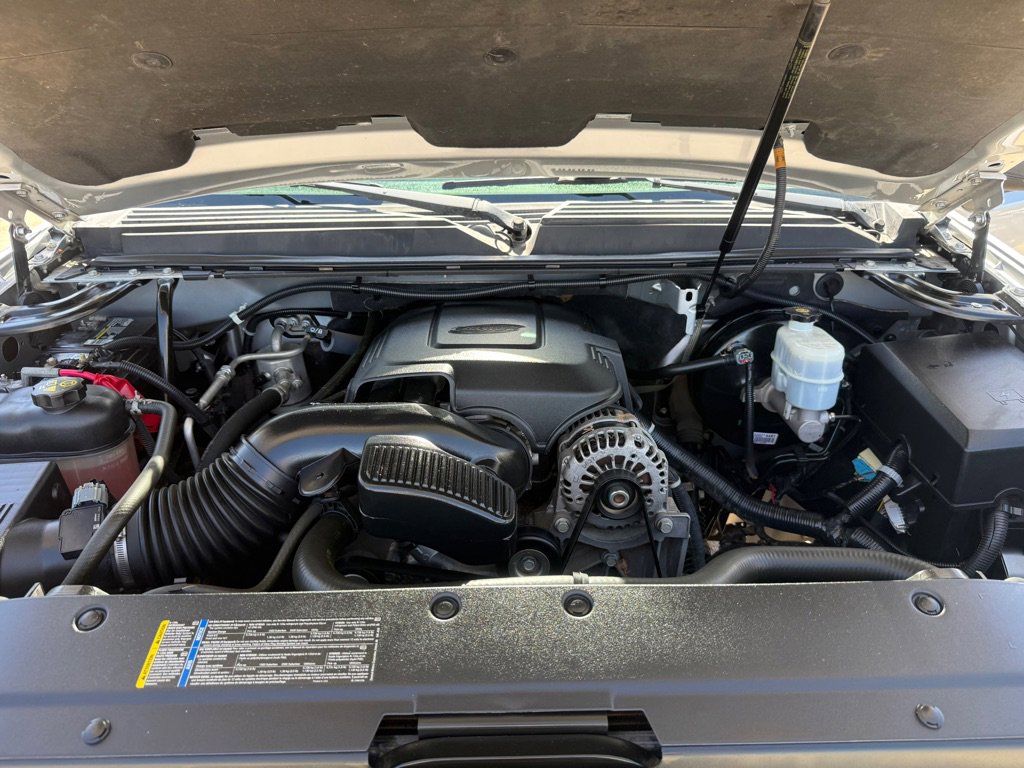 Used 2011 Chevrolet Avalanche LS image 34