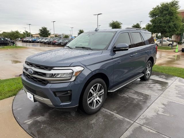 Used 2023 Ford Expedition XLT RWD image 3