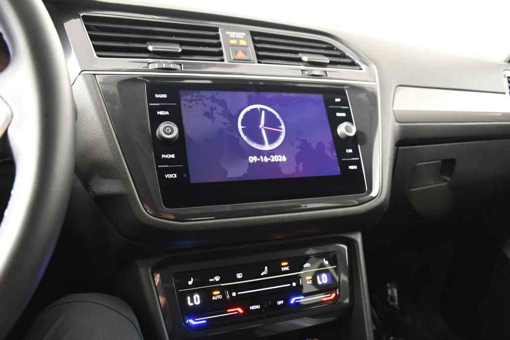Used 2023 Volkswagen Tiguan SE AWD/4WD image 30