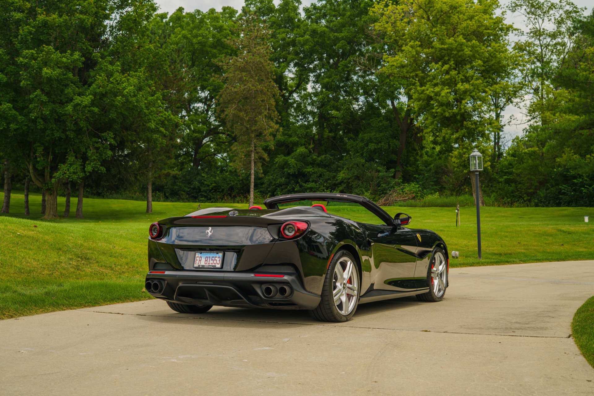 Used 2019 Ferrari Portofino RWD image 32