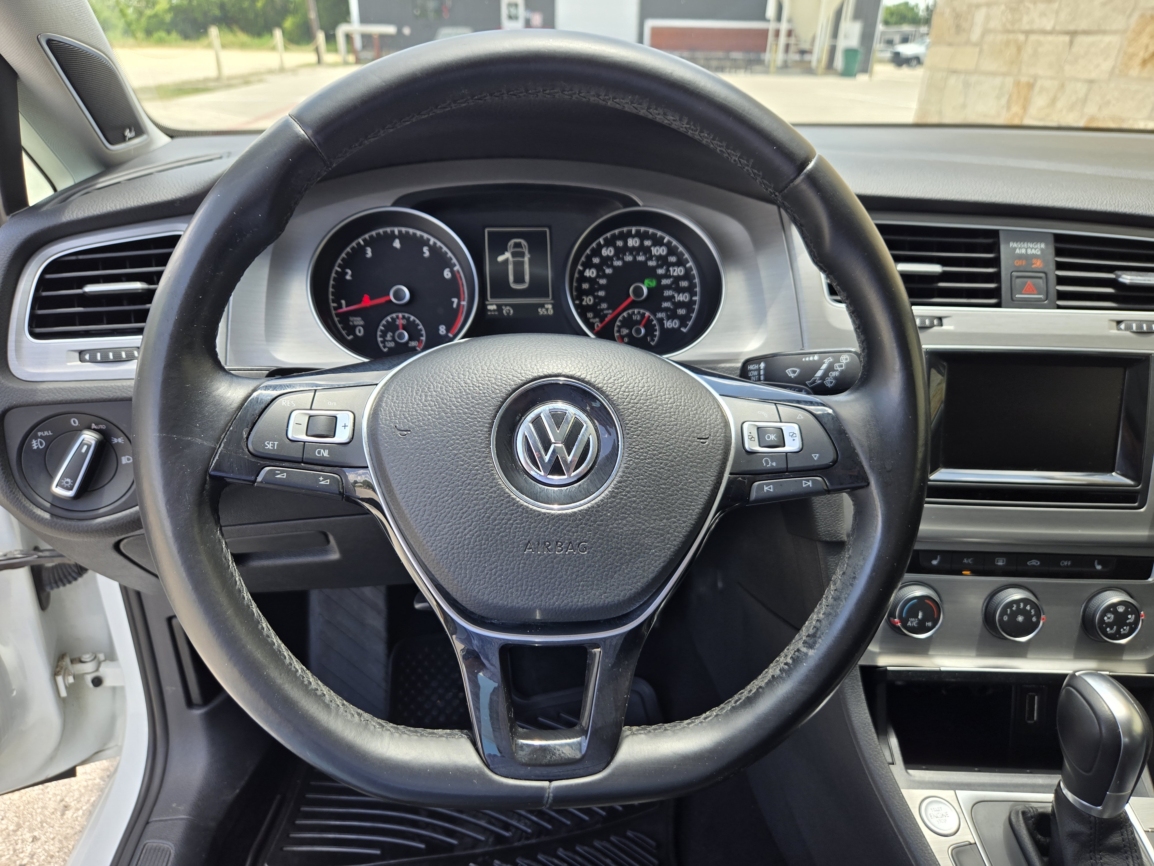 Used 2015 Volkswagen Golf SE w/ Lighting Package FWD image 12