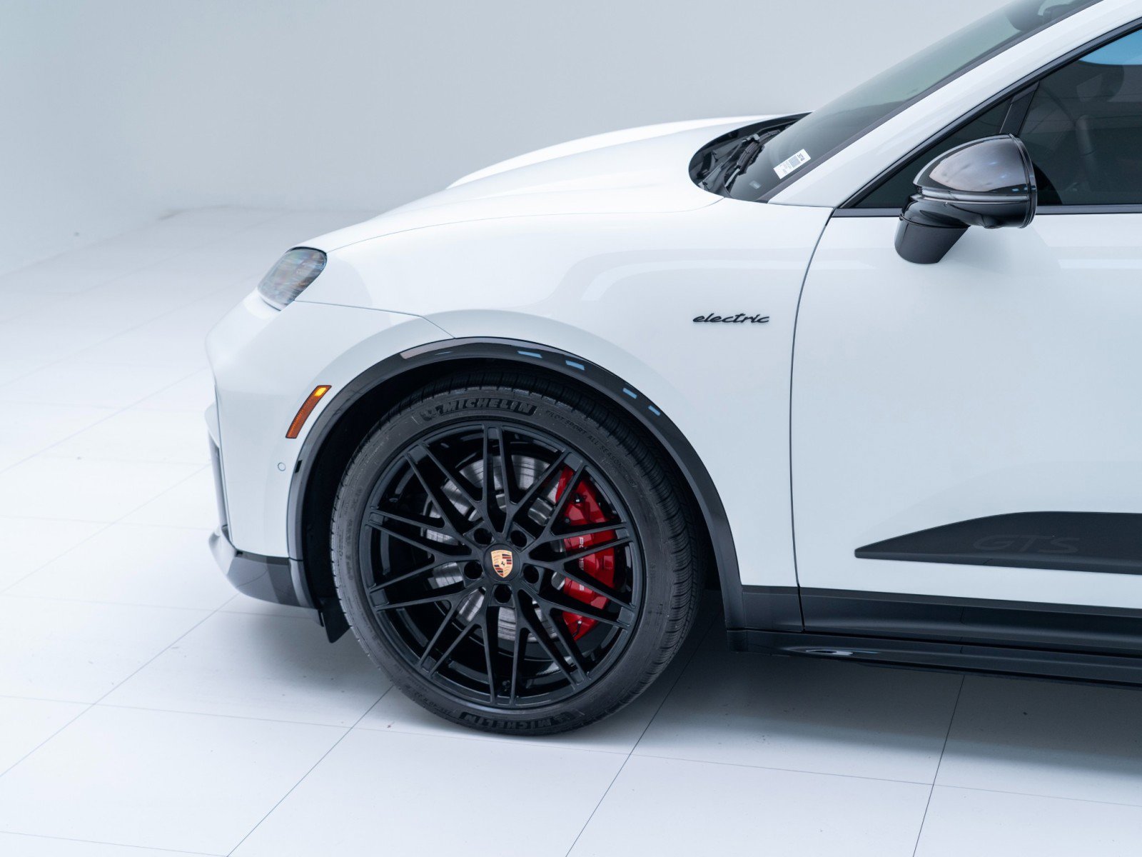 Certified 2026 Porsche Macan GTS Electric image 11