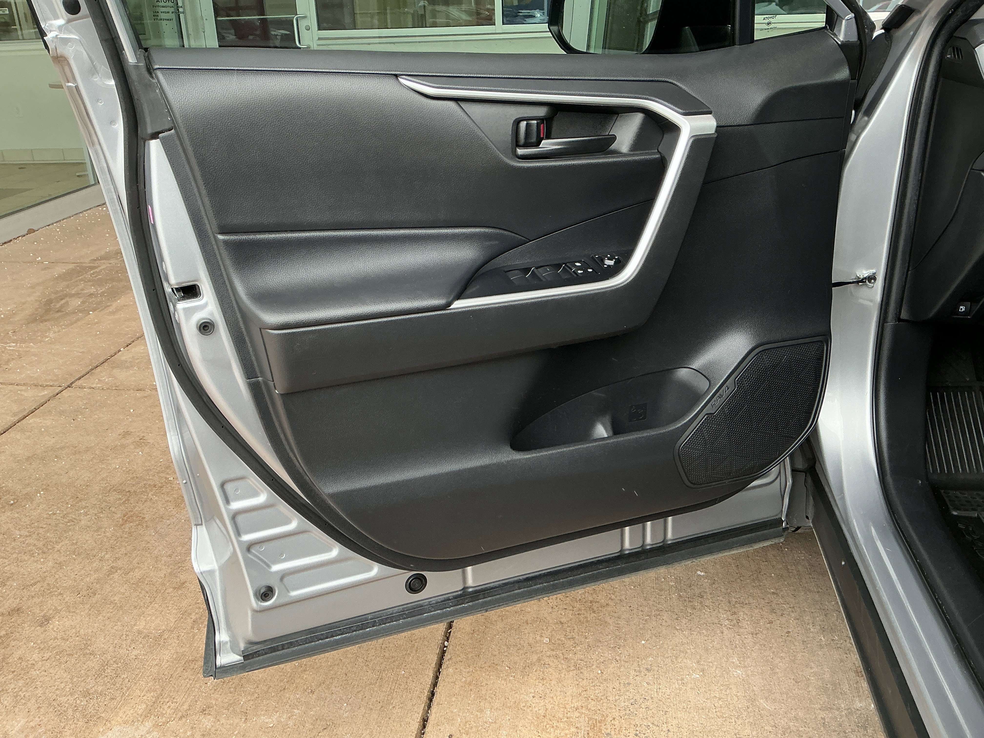 Certified 2022 Toyota RAV4 LE image 14