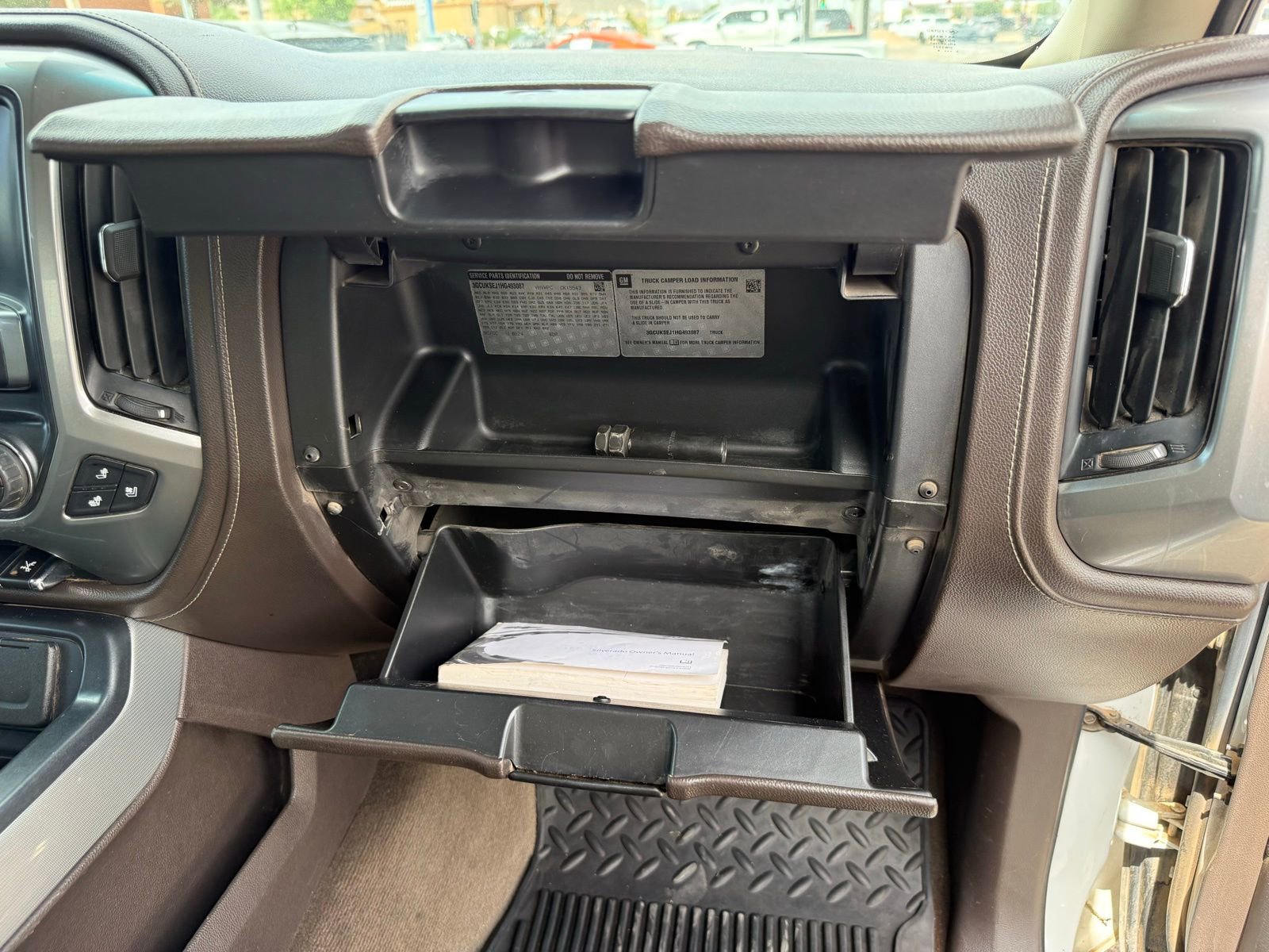 Used 2017 Chevrolet Silverado 1500 LTZ Z71 w/ LTZ Plus Package AWD/4WD image 34