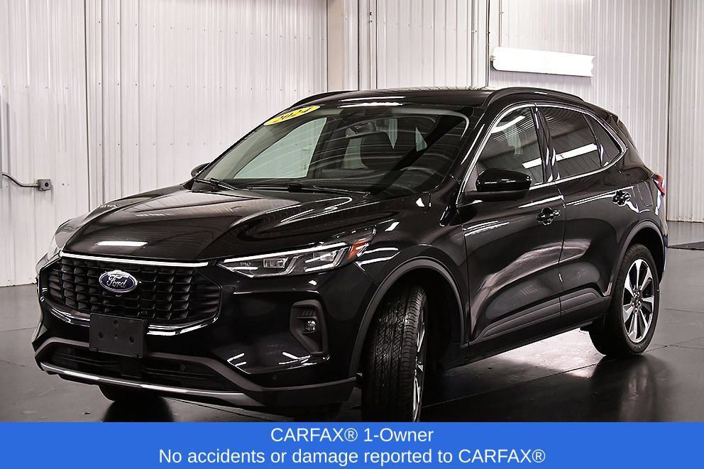 Used 2024 Ford Escape Platinum AWD/4WD image 3