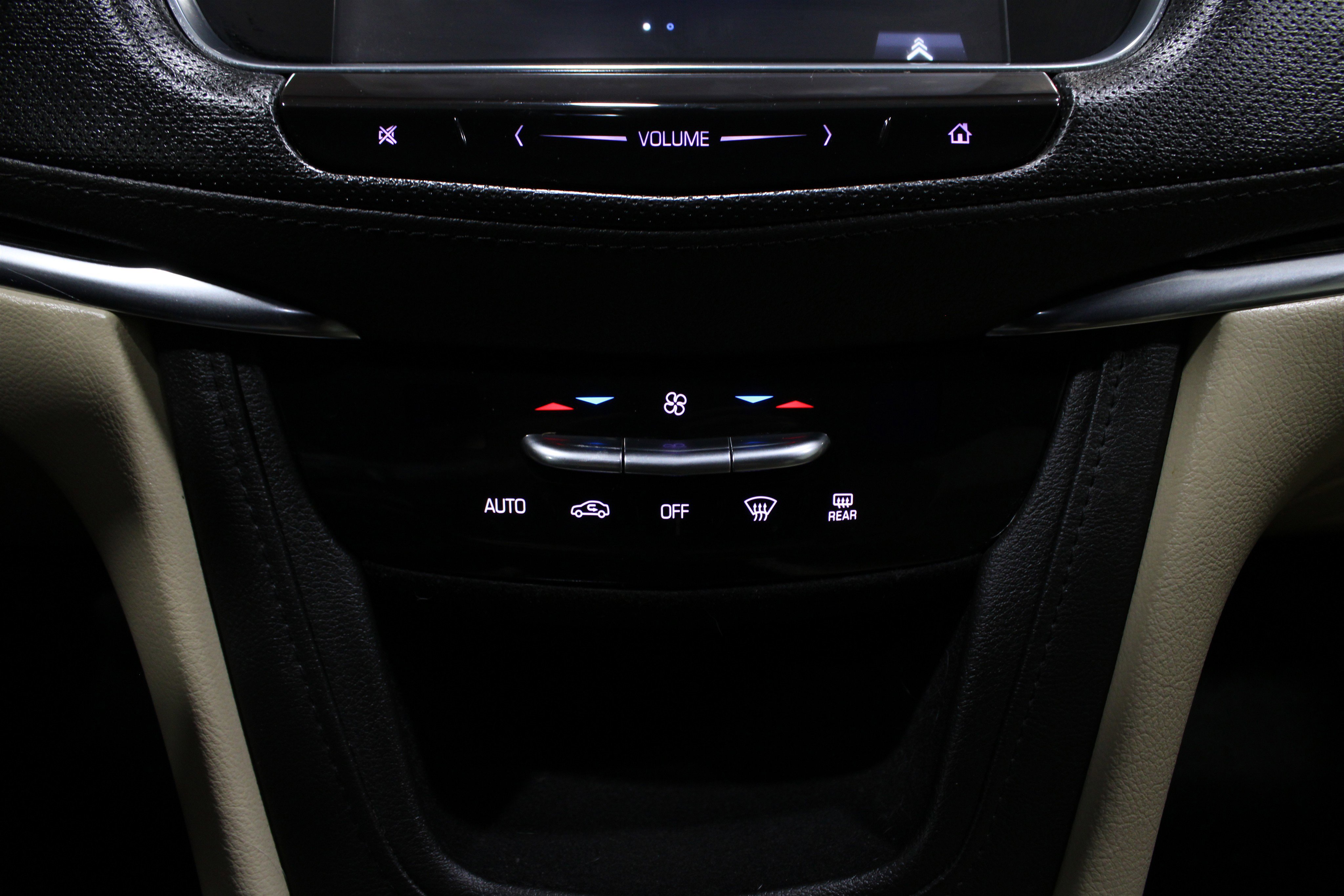 Used 2019 Cadillac XT5 FWD image 21