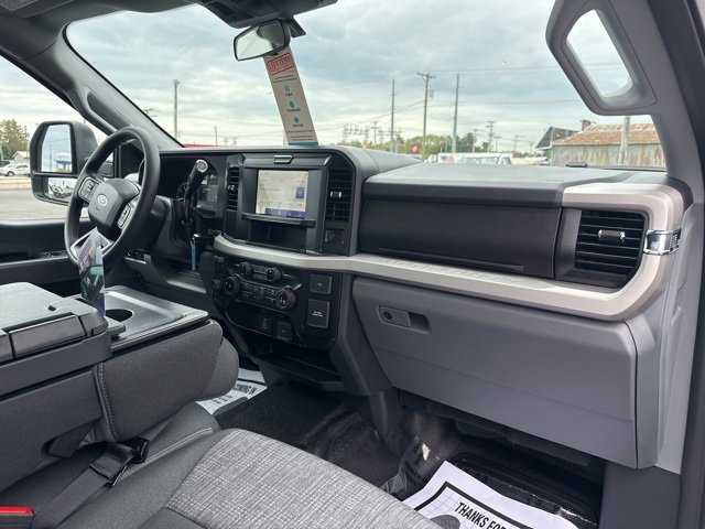 New 2026 Ford F350 XLT w/ Snow Plow/Camper Package image 37