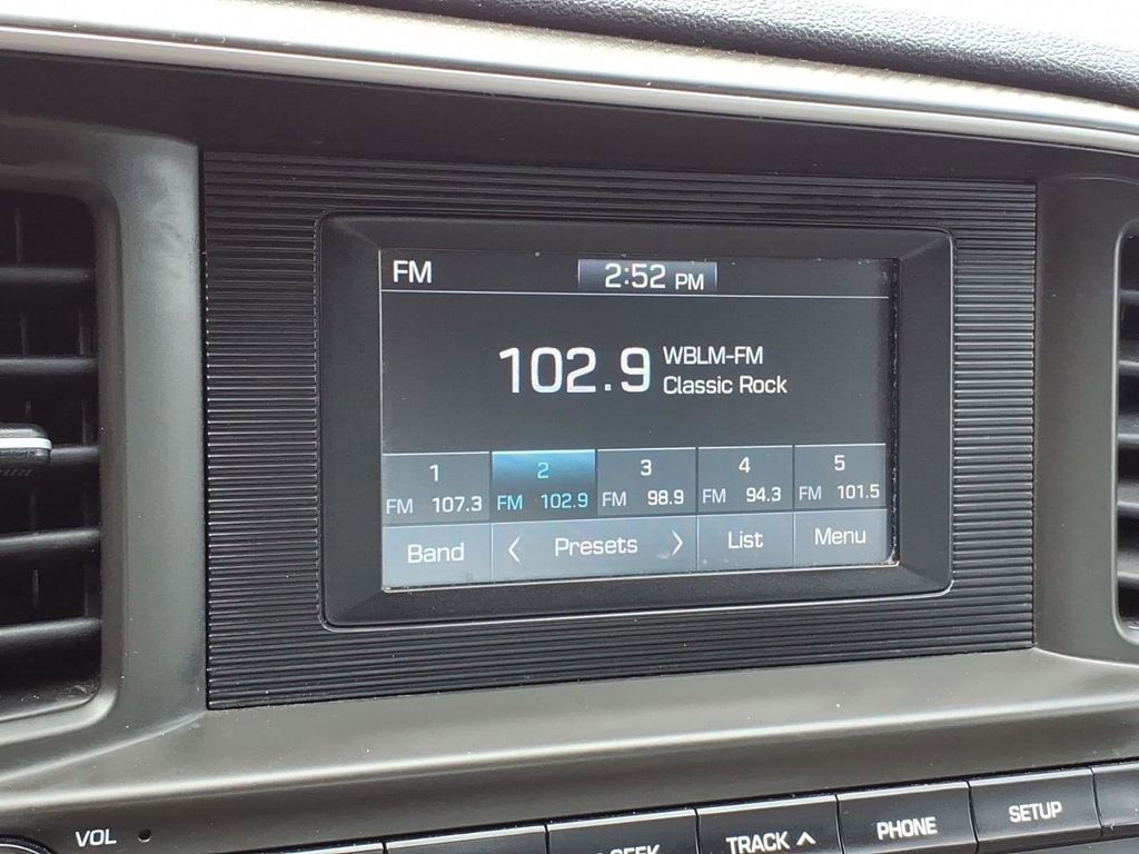 Used 2019 Hyundai Elantra SE FWD image 20