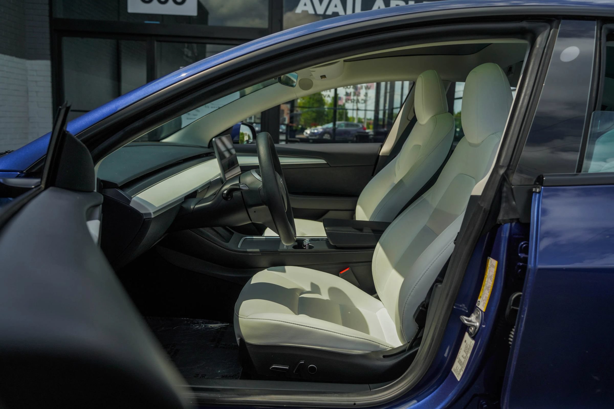 Used 2023 Tesla Model 3 Standard Range RWD image 11