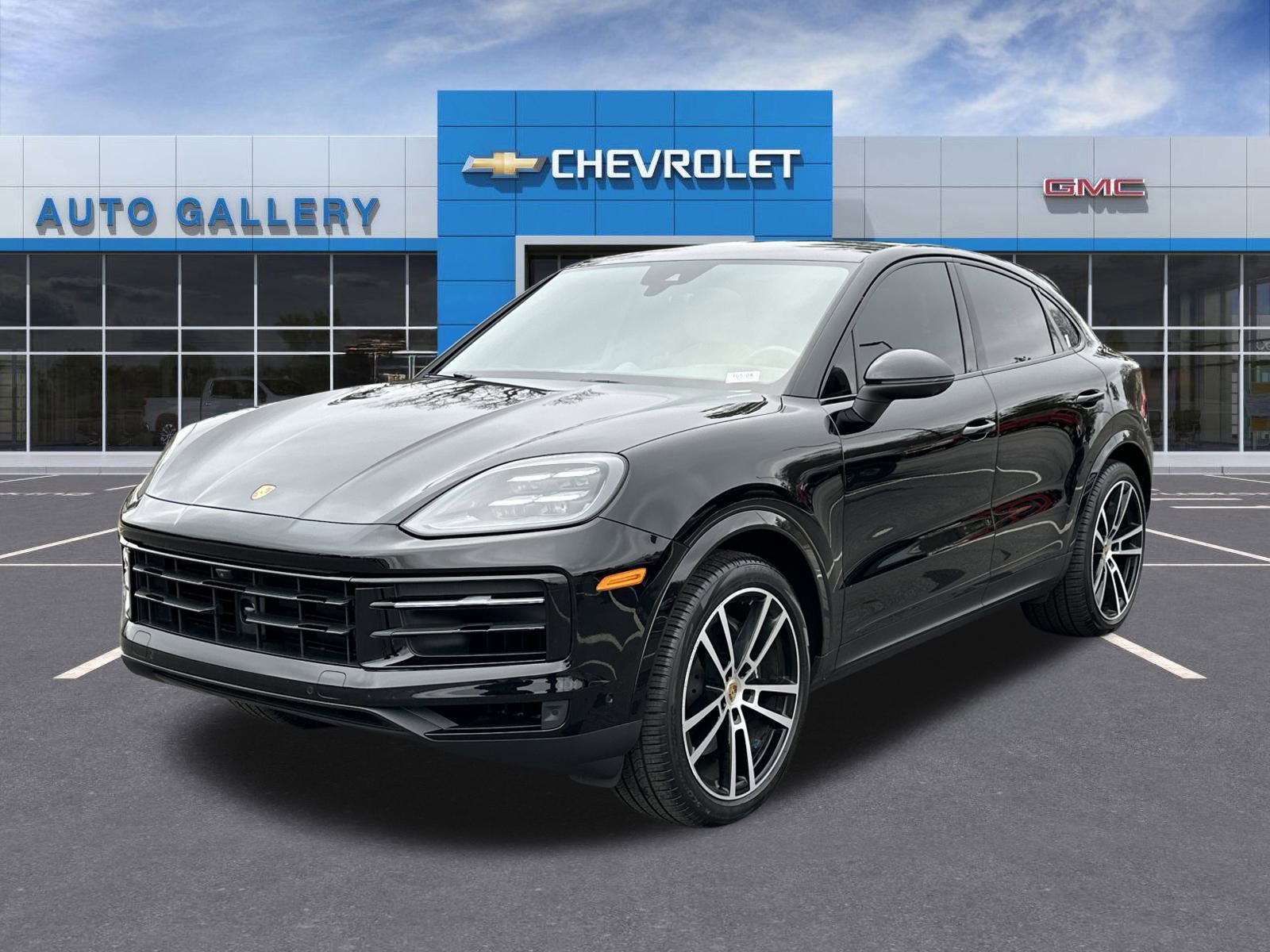 Used 2024 Porsche Cayenne Coupe image 1